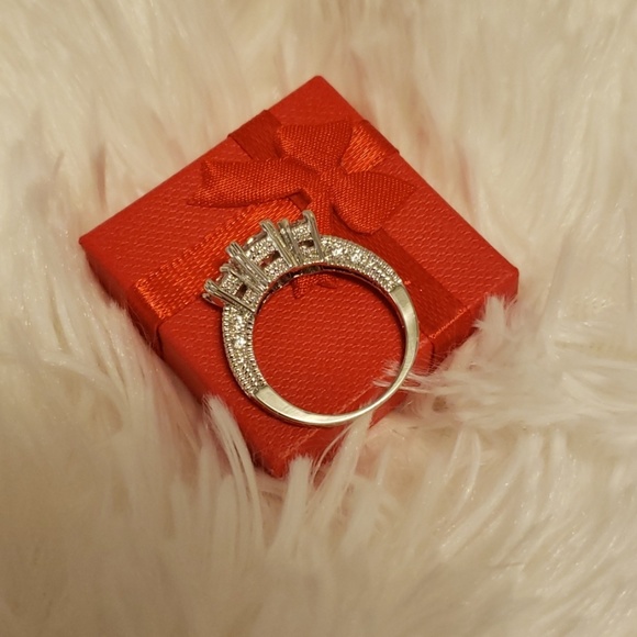 SALE !! Engagement/Fashion Ring NWOT - Picture 3 of 11